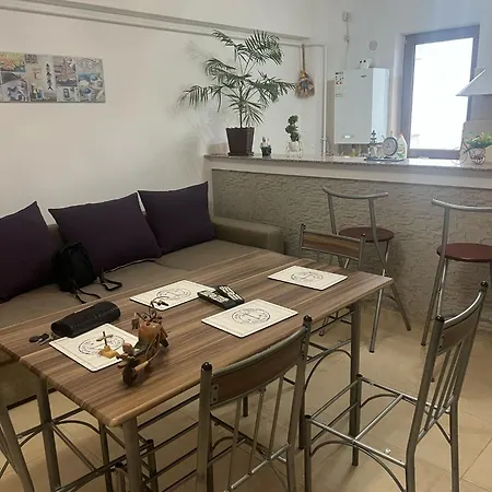 Coral Apartment *